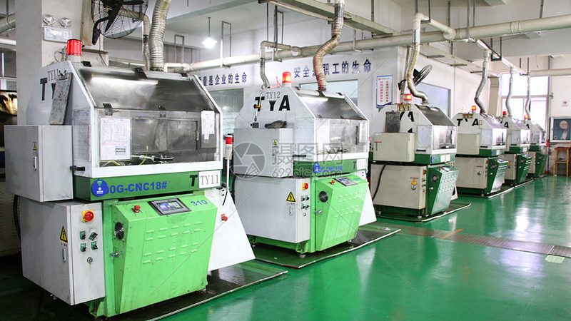 卧式加工中心精度解析：揭秘影响加工精度的关键因素