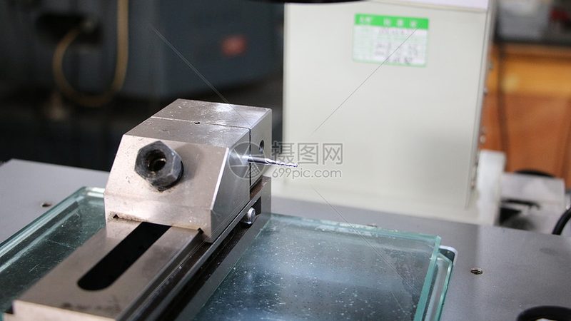 广东龙门加工中心尺寸解析：如何选型与适用场景